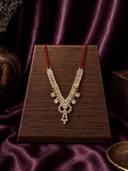 Premratna White Mala For Kanha Ji