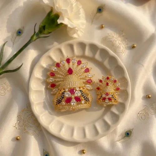 Anar Ras Laddu Gopal Mukut